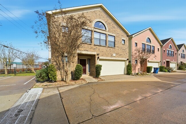 3736 Main Plaza Dr in Houston, TX - Building Photo - Building Photo