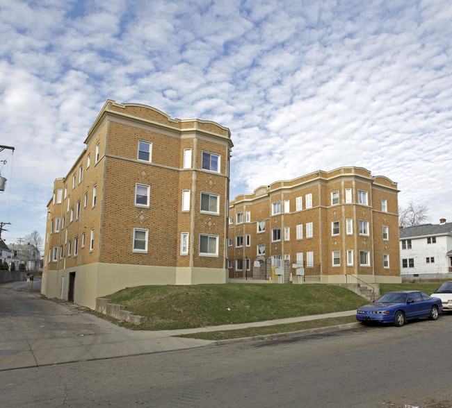 Emerson Court Apartments in Dayton, OH - Building Photo - Building Photo