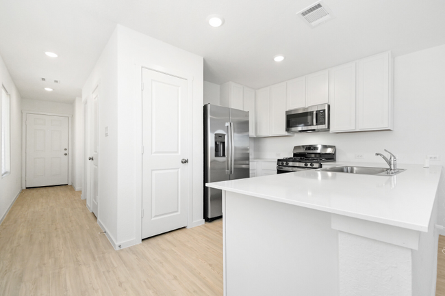 5035 Botanic Trl in Converse, TX - Building Photo - Building Photo