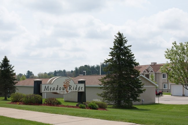 Meadow Ridge Apartments in Greenville, MI - Building Photo - Building Photo