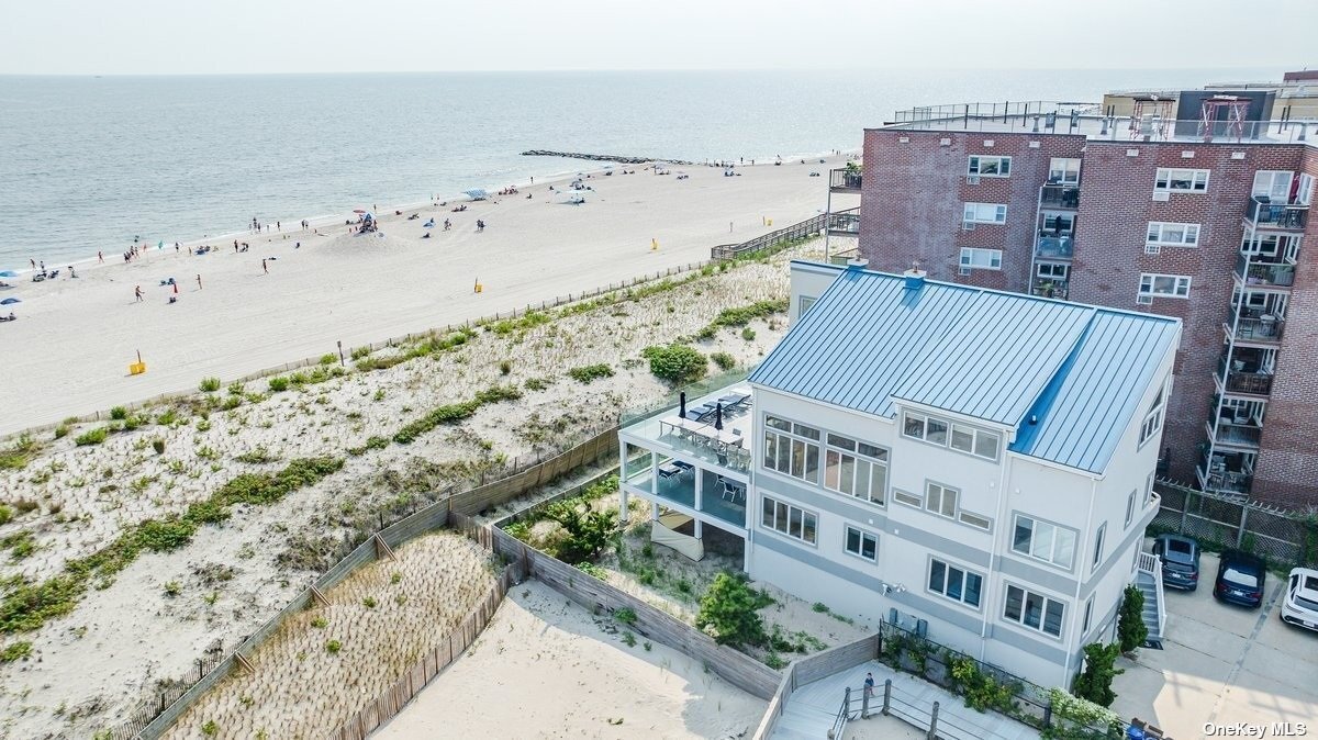 770 Shore Rd in Long Beach, NY - Foto de edificio