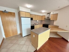 801 S King St in Honolulu, HI - Building Photo - Building Photo