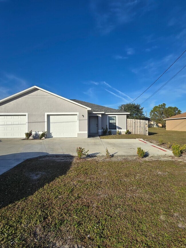 3024 Skyline Blvd in Cape Coral, FL - Building Photo - Building Photo