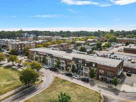 11905 Centre St in Chester, VA - Building Photo