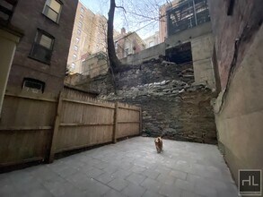 309 W 97th St in New York, NY - Building Photo - Building Photo