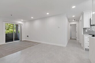 880 E Fremont Ave in Sunnyvale, CA - Building Photo - Building Photo