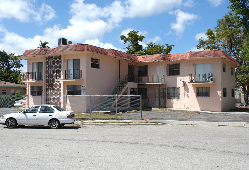 2150 NW 19th St in Miami, FL - Building Photo