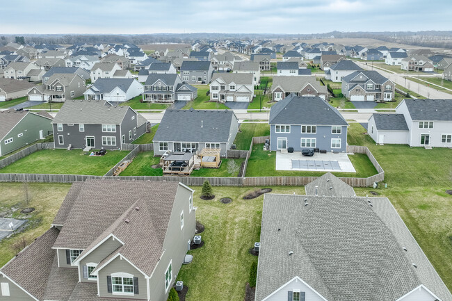 Ponds of Stony Creek in Elgin, IL - Building Photo - Building Photo