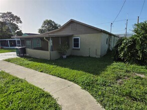 4321 Kirby Loop Rd in Fort Pierce, FL - Building Photo - Building Photo
