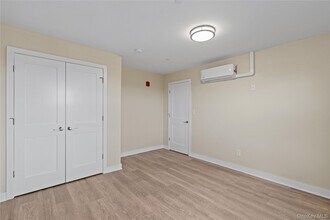 135 Wakefield Ave in Yonkers, NY - Building Photo - Building Photo