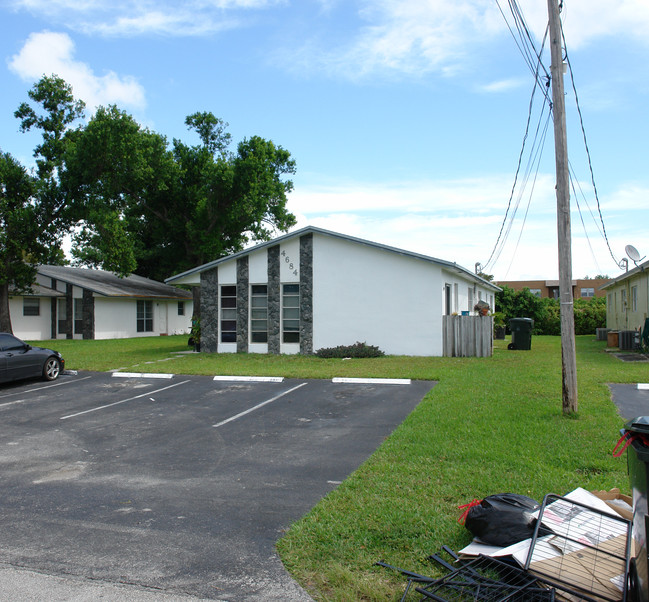 4680-4684 SW 29th Ter in Fort Lauderdale, FL - Building Photo - Building Photo