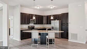 160 Burley St in Stafford, VA - Building Photo