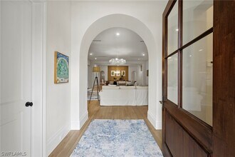 215 3rd Ave N in Naples, FL - Building Photo - Building Photo