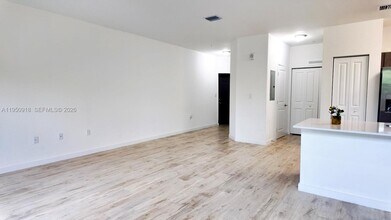 15540 SW 136th St in Miami, FL - Building Photo - Building Photo