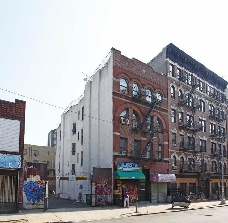 263 S 2nd St in Brooklyn, NY - Building Photo