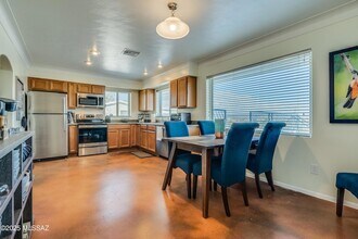40 N Bella Vista Dr in Tucson, AZ - Building Photo - Building Photo