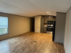 3525 E Elizabethtown Rd in Lumberton, NC - Foto de edificio - Building Photo