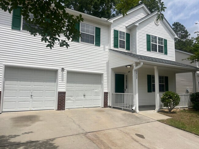 property at 2452 Melville Rd