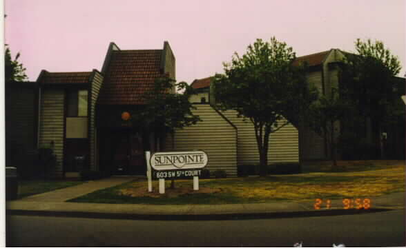 Sunpointe Condominiums in Renton, WA - Foto de edificio