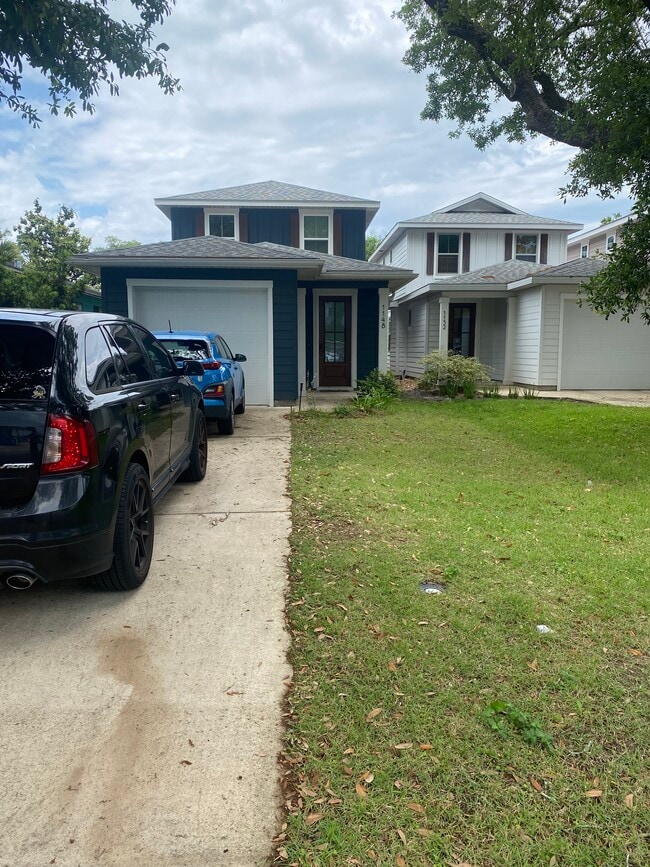 property at 1148 E Baars St
