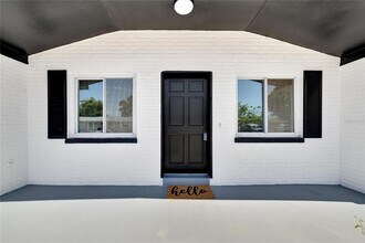 11524 Newell Dr in Port Richey, FL - Building Photo - Building Photo