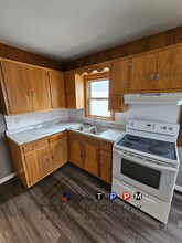 1613 Missouri Ave in Charles City, IA - Building Photo - Building Photo
