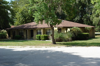 Pinewood Apartments II in Gainesville, FL - Building Photo - Building Photo