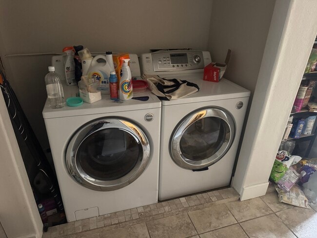 442 S 1350 E, Unit Front Room Private Bed in Provo, UT - Building Photo - Building Photo