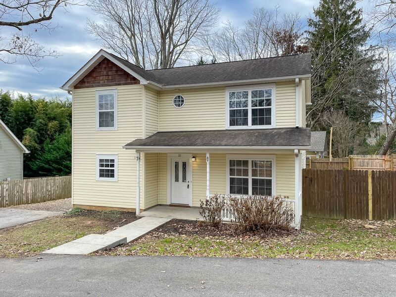 101 Telfare Ln in Asheville, NC - Foto de edificio