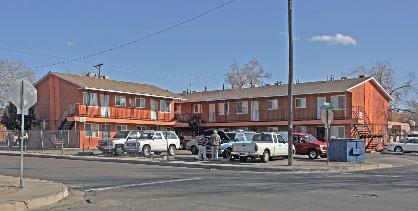 Chama Court Apartments in Albuquerque, NM - Foto de edificio