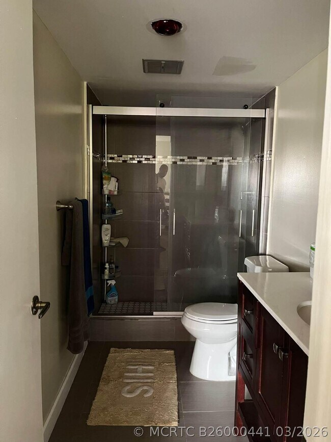 property at 4170 Inverrary Dr