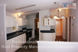 811 Red Lighthouse Ln in Wilmington, NC - Building Photo - Building Photo