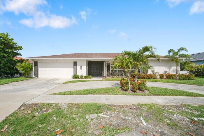property at 3916 Doral Dr