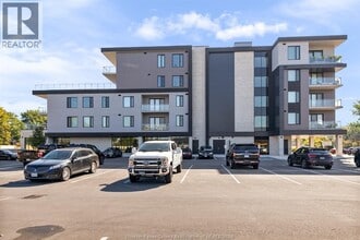 14400 Tecumseh Rd E in Tecumseh, ON - Building Photo - Building Photo