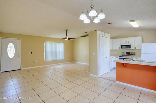 793 Yukon St NE in Palm Bay, FL - Building Photo - Building Photo
