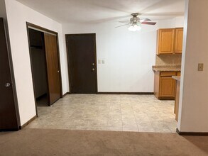 10 St Paul St, Unit 7 in Grayslake, IL - Building Photo - Building Photo