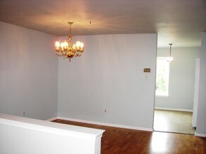 42 Chicopee Dr in Princeton, NJ - Building Photo - Building Photo