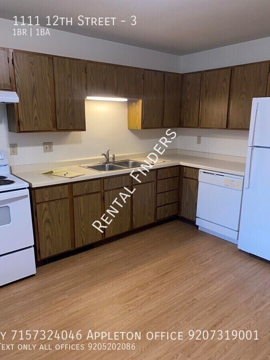 1111 12th St in Baraboo, WI - Building Photo