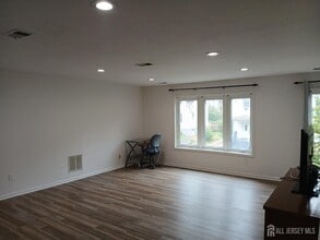 71 Redmond St in New Brunswick, NJ - Building Photo - Building Photo