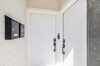 2709 W Jefferson St - 32