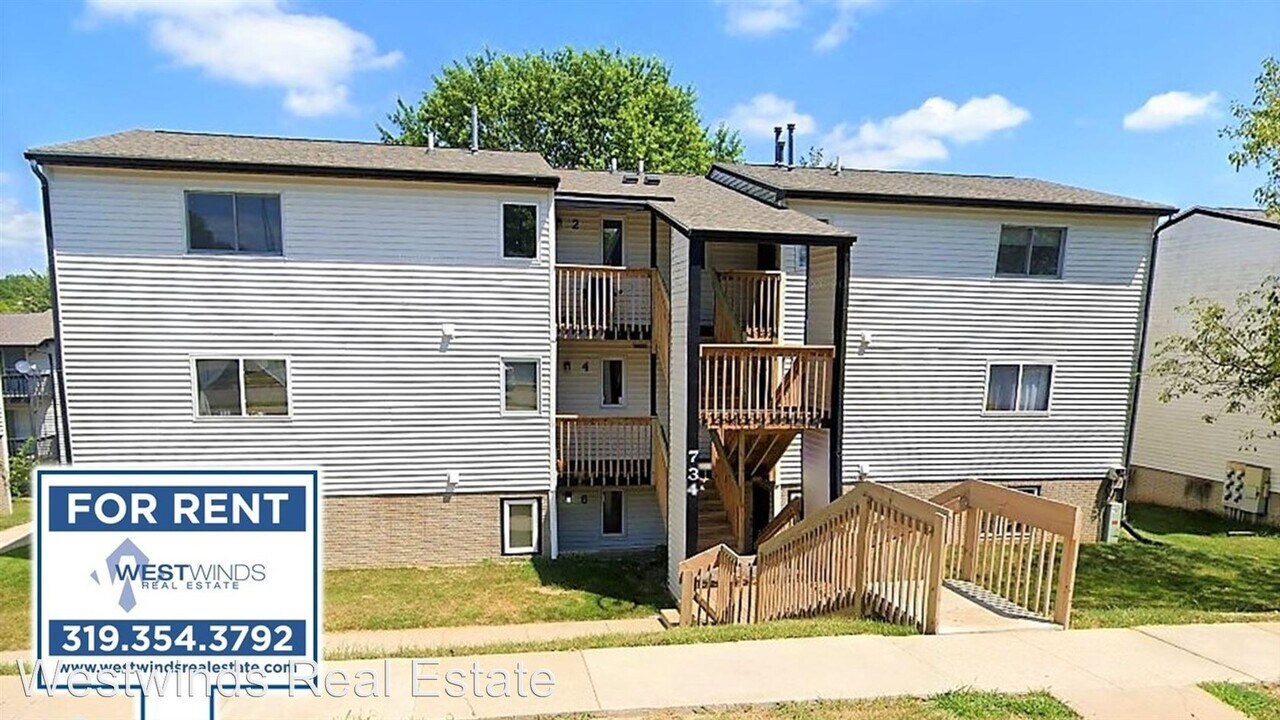 734 Westwinds Dr in Iowa City, IA - Building Photo