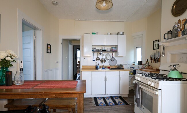 40 Jefferson St, Unit 3T