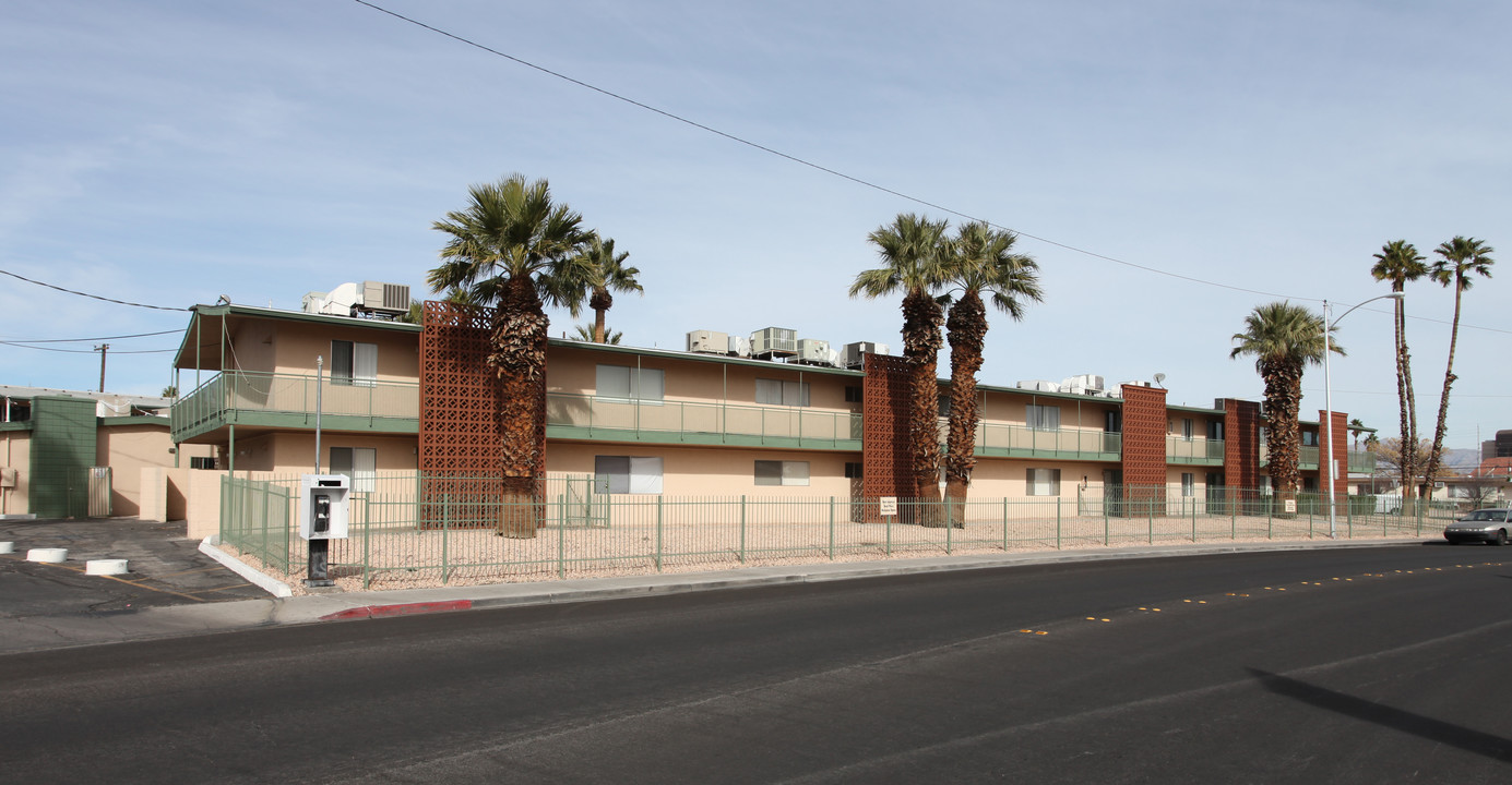 Embassy Apartments in Las Vegas, NV - Building Photo