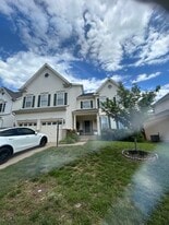 11961 Rayborn Creek Dr in Manassas, VA - Building Photo