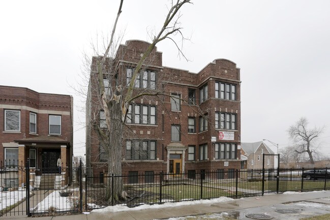 New Horizon Apartments in Chicago, IL - Foto de edificio - Building Photo