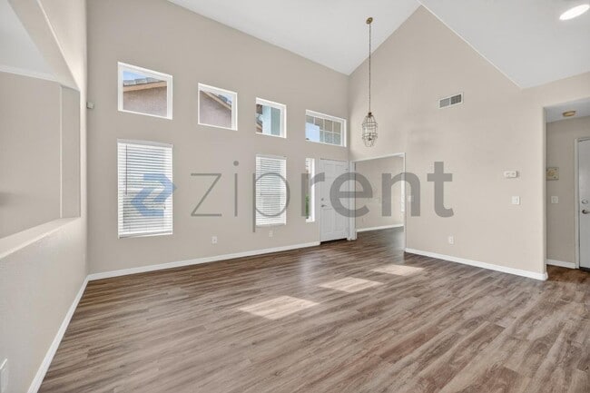 608 Shenandoah Ave in San Marcos, CA - Foto de edificio - Building Photo