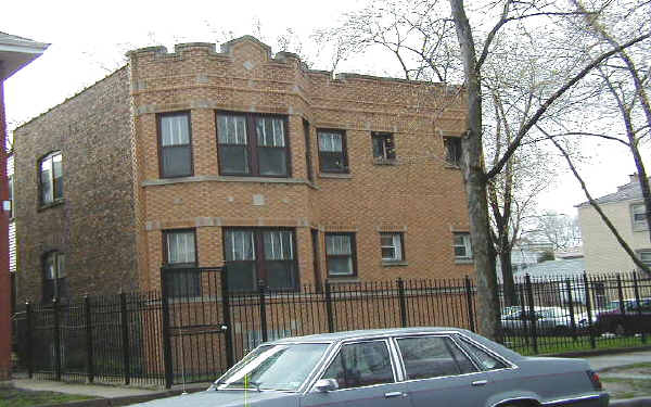 2448-2456 W 68th St in Chicago, IL - Building Photo