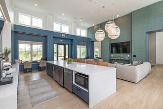 The Quinn Luxury Apartments in Pensacola, FL - Building Photo - Interior Photo