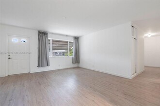 710 NW 65th Terrace in Hollywood, FL - Building Photo - Building Photo