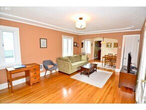 1411 SE 30th Ave in Portland, OR - Building Photo - Building Photo